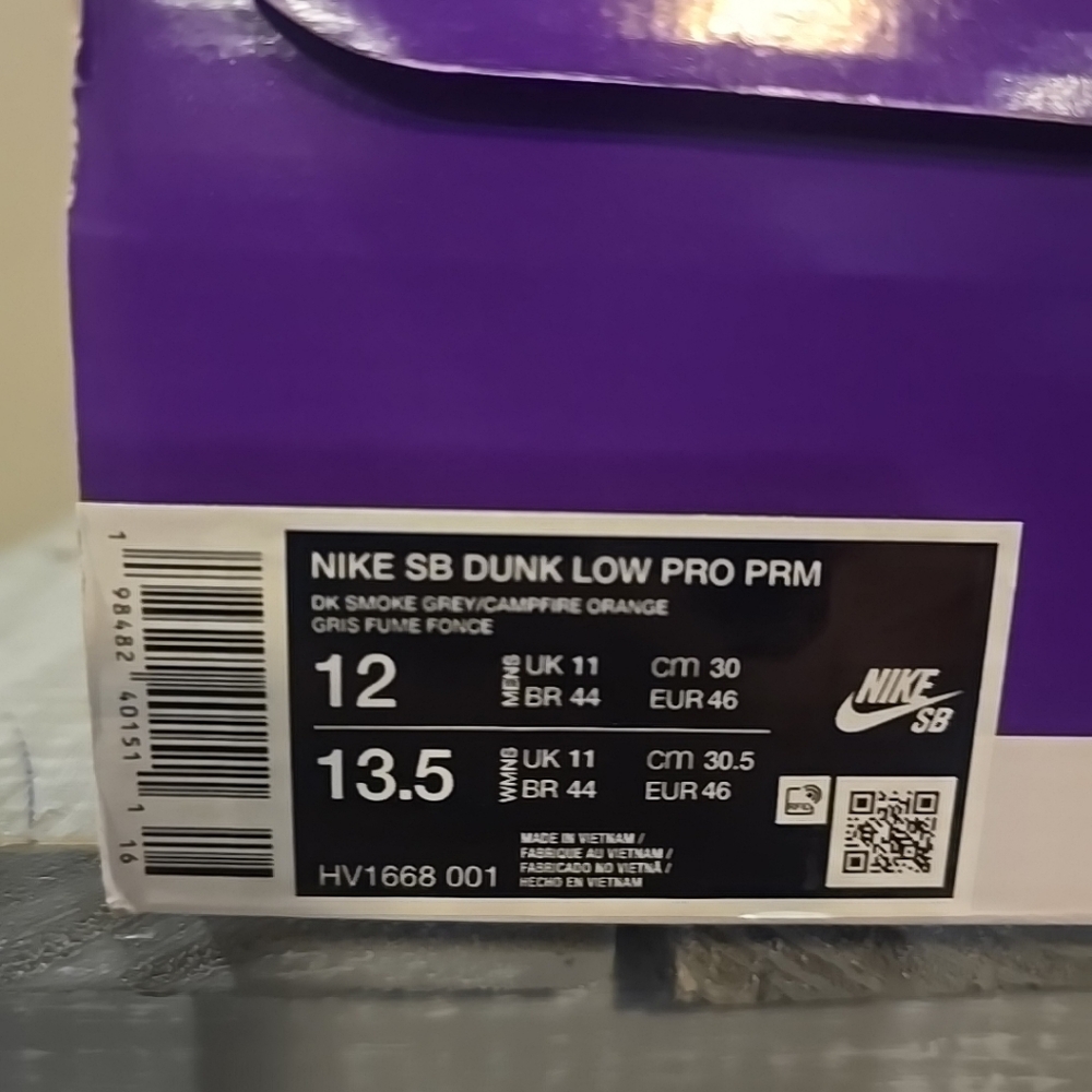 Nike Dunk SB Low Krampus - Picture 7 of 7